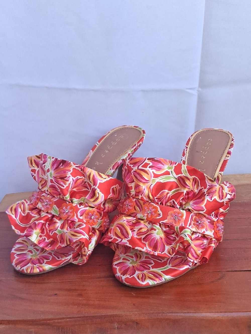 Copper Key Floral Ruffled Slide Sandals in Orange Red and Pink 7.5